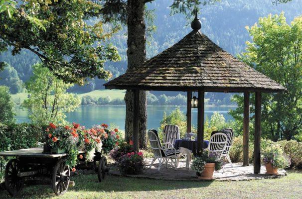 Seehotel Enzian Weissensee Zewnętrze zdjęcie