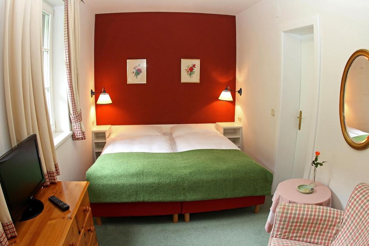 Seehotel Enzian Weissensee Zewnętrze zdjęcie