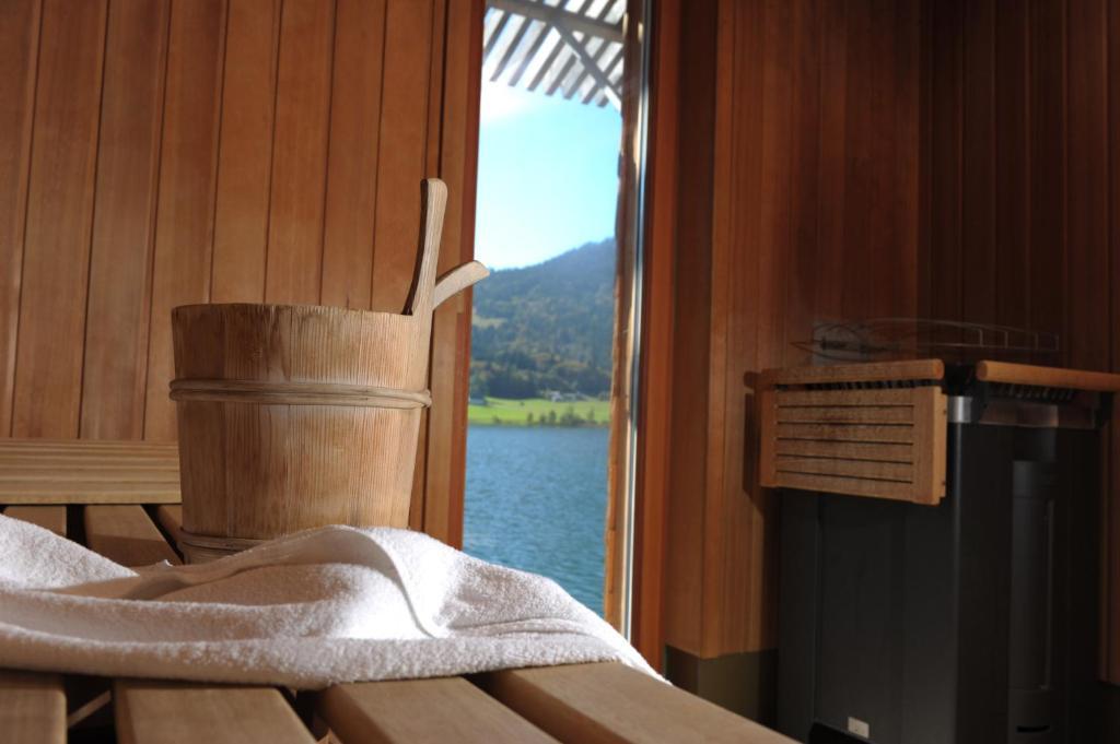 Seehotel Enzian Weissensee Zewnętrze zdjęcie